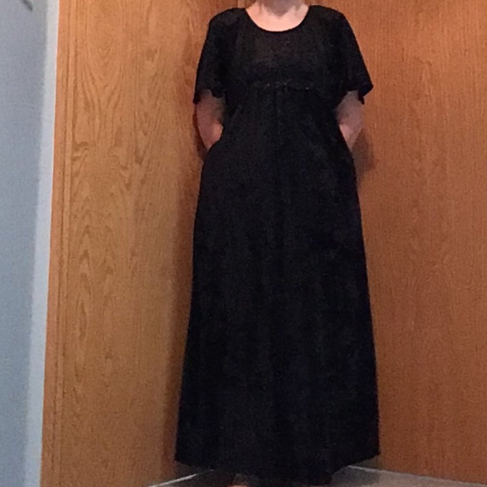 Molly Malloy Evening - Black velvety evening gown - Picture 10 of 12